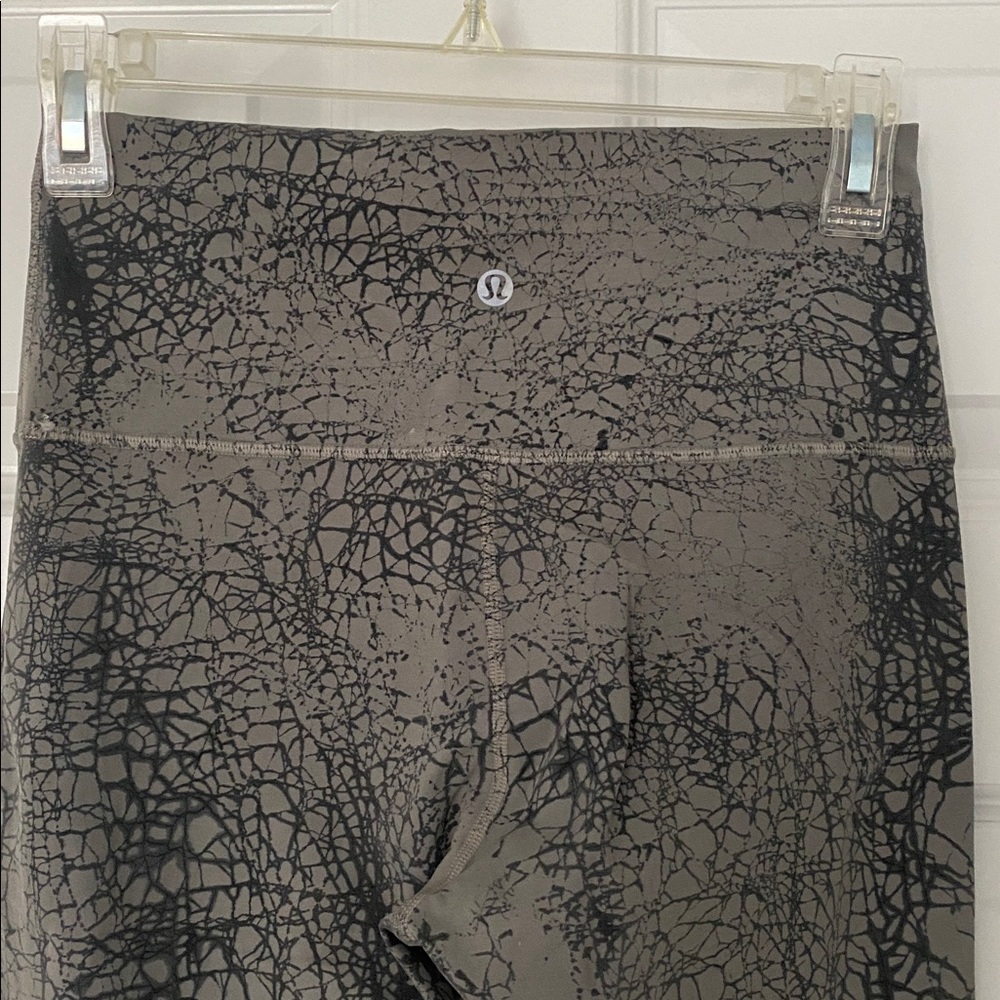Lululemon Wunder Train High-Rise Tight 25"  Rover Black Crackle Print Sz 6 - Picture 3 of 10
